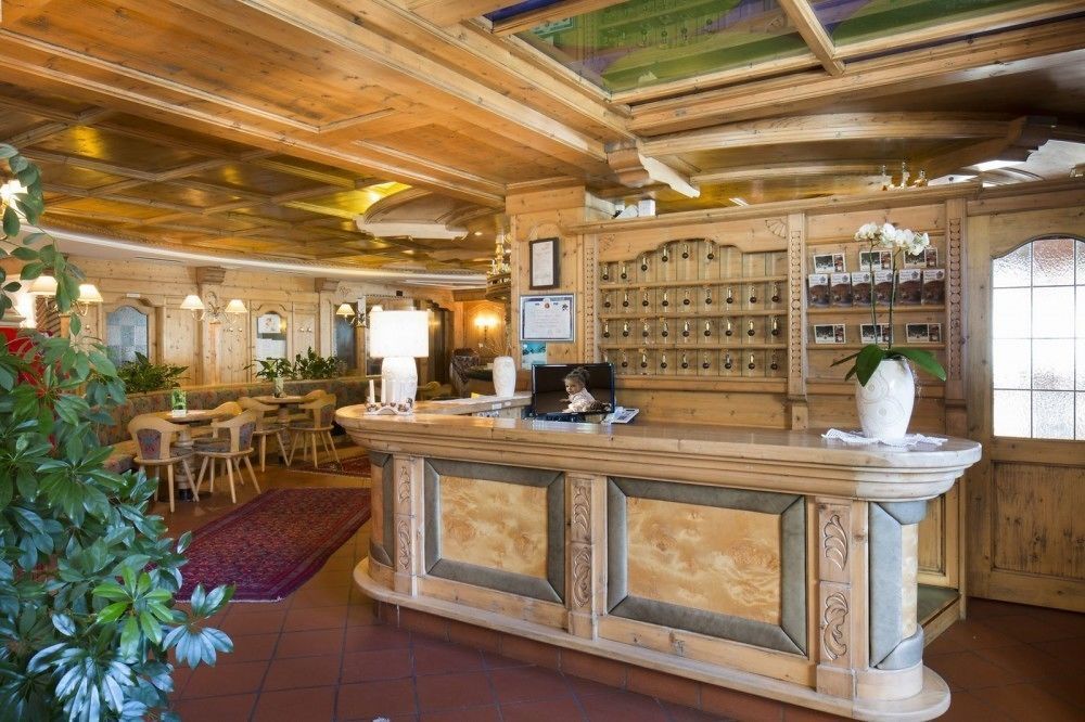 Sport Hotel Majare Pozza di Fassa Exterior photo
